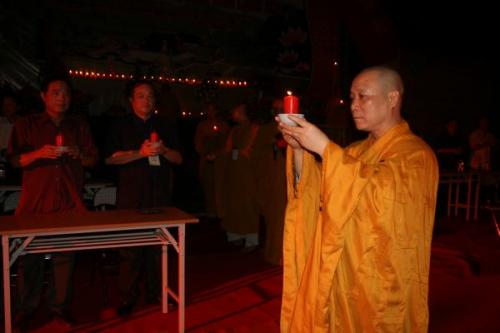 Chùm ảnh đêm thắp nến mầu nhiệm chùa Phật Quang Sơn, tỉnh Lạng Sơn
