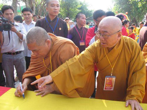 Những sự kiện ý nghĩa trong ngày đầu của Hội trại hè Lý Công Uẩn 2010