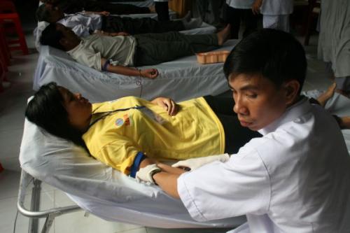 Khởi động hiến máu đón chào hội thảo Phật giáo toàn quốc 2010