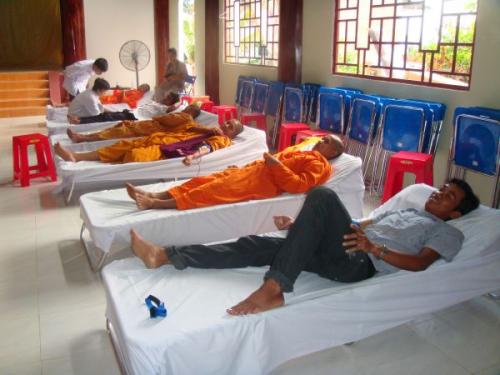 Khởi động hiến máu đón chào hội thảo Phật giáo toàn quốc 2010