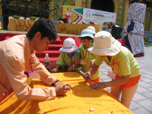 Những sự kiện ý nghĩa trong ngày đầu của Hội trại hè Lý Công Uẩn 2010