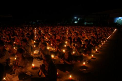 Chùm ảnh đêm thắp nến mầu nhiệm chùa Phật Quang Sơn, tỉnh Lạng Sơn