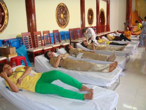 Khởi động hiến máu đón chào hội thảo Phật giáo toàn quốc 2010