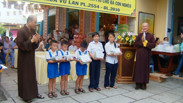 Bằng tất cả tấm lòng