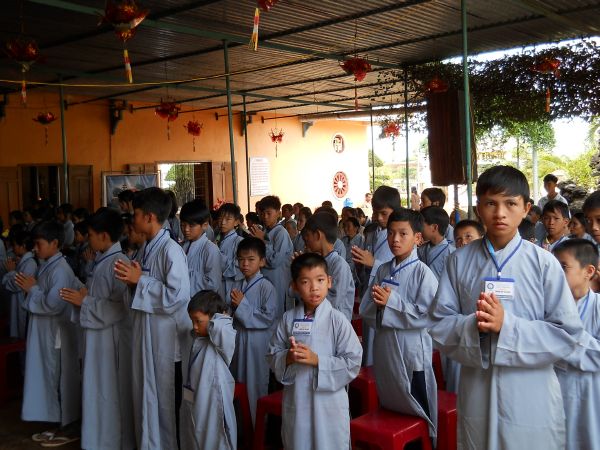 Đắk Lắk: Khai giảng khóa tu Những búp sen non tại chùa Linh Sơn