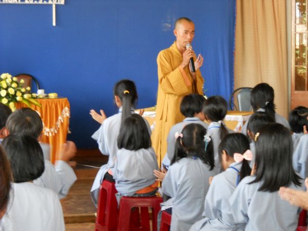 Đắk Lắk: Khai giảng khóa tu Những búp sen non tại chùa Linh Sơn