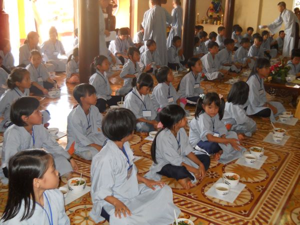 Đắk Lắk: Khai giảng khóa tu Những búp sen non tại chùa Linh Sơn