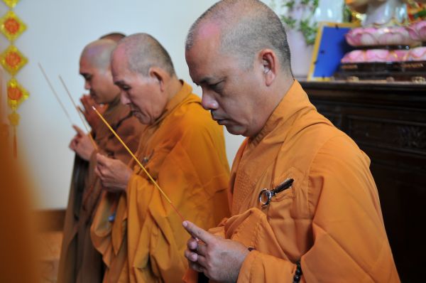 Hơn 1000 Phật tử dự lễ khai thỉnh Đại hồng chung và đại lễ Vu lan &quot;Ấm áp tình thương&quot; tại chùa Giác Nguyên - Tp. HCM