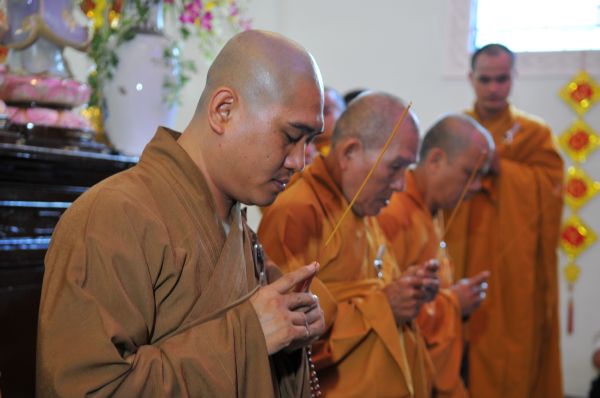 Hơn 1000 Phật tử dự lễ khai thỉnh Đại hồng chung và đại lễ Vu lan &quot;Ấm áp tình thương&quot; tại chùa Giác Nguyên - Tp. HCM