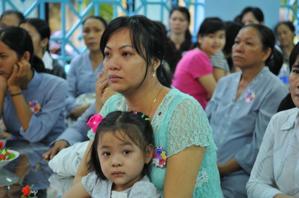 Hơn 1000 Phật tử dự lễ khai thỉnh Đại hồng chung và đại lễ Vu lan &quot;Ấm áp tình thương&quot; tại chùa Giác Nguyên - Tp. HCM