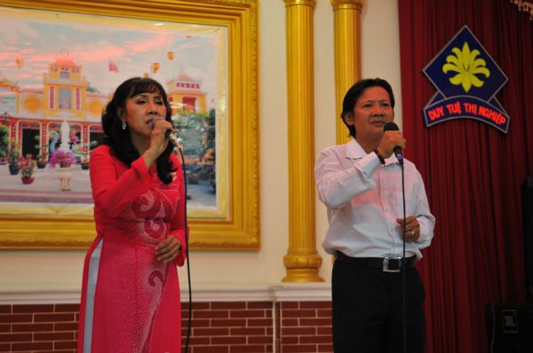 Hơn 1000 Phật tử dự lễ khai thỉnh Đại hồng chung và đại lễ Vu lan &quot;Ấm áp tình thương&quot; tại chùa Giác Nguyên - Tp. HCM