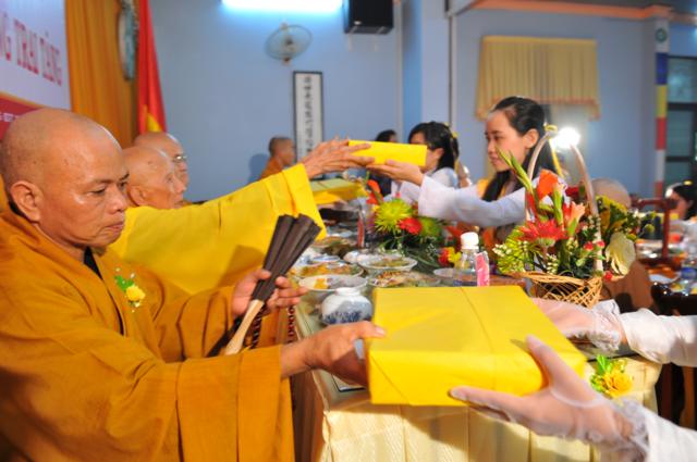 TP. HCM: Hơn 2000 người tham dự đại lễ Vu lan báo hiếu tại chùa Quang Thọ - Hóc Môn