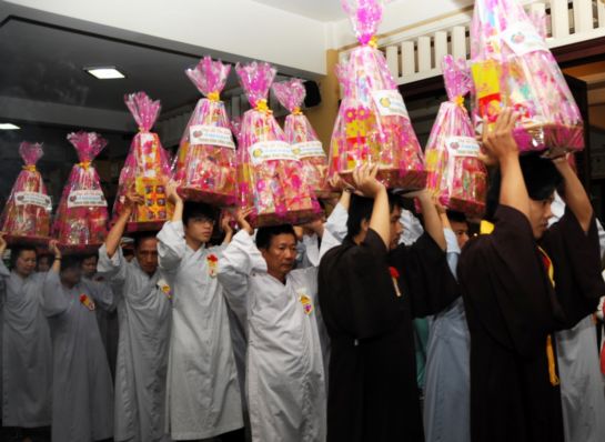 TP.HCM - Lễ dâng Pháp Y tại Tổ đình Ấn Quang