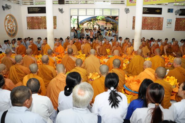 TP.HCM - Lễ dâng Y Ca Sa tại Tịnh xá Trung Tâm