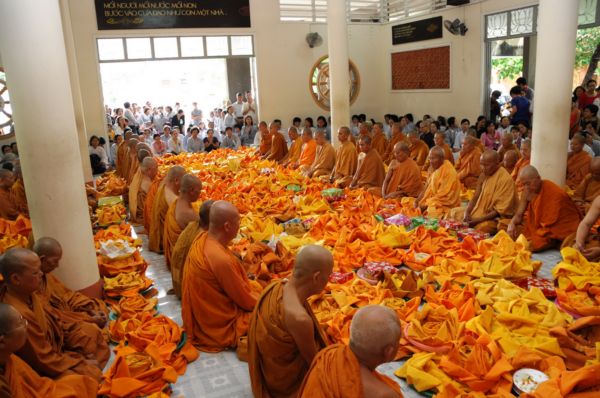 TP.HCM - Lễ dâng Y Ca Sa tại Tịnh xá Trung Tâm