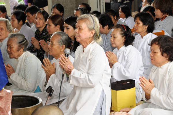 TP.HCM - Lễ dâng Y Ca Sa tại Tịnh xá Trung Tâm