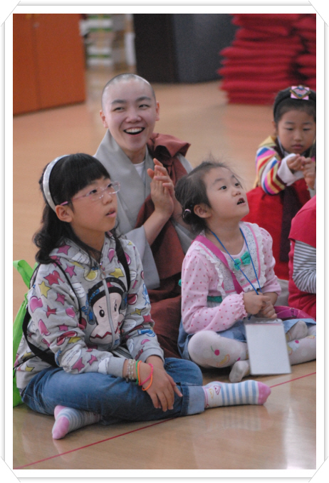 Ngôi Chùa Hàn Quốc, nơi Thiếu nhi sum hợp vui chơi ngày Chủ Nhật