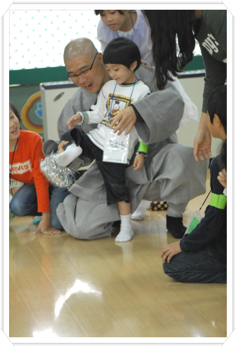 Ngôi Chùa Hàn Quốc, nơi Thiếu nhi sum hợp vui chơi ngày Chủ Nhật