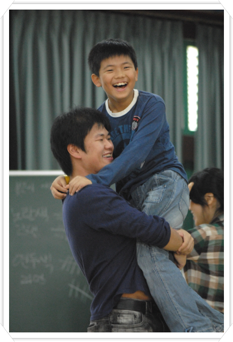 Ngôi Chùa Hàn Quốc, nơi Thiếu nhi sum hợp vui chơi ngày Chủ Nhật