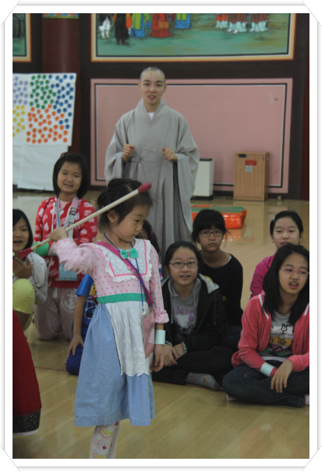 Ngôi Chùa Hàn Quốc, nơi Thiếu nhi sum hợp vui chơi ngày Chủ Nhật