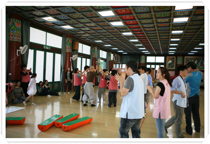 Ngôi Chùa Hàn Quốc, nơi Thiếu nhi sum hợp vui chơi ngày Chủ Nhật