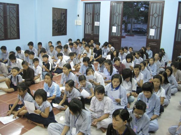 Hương sen mùa hạ hân hoan chuẩn bị giờ khai khóa