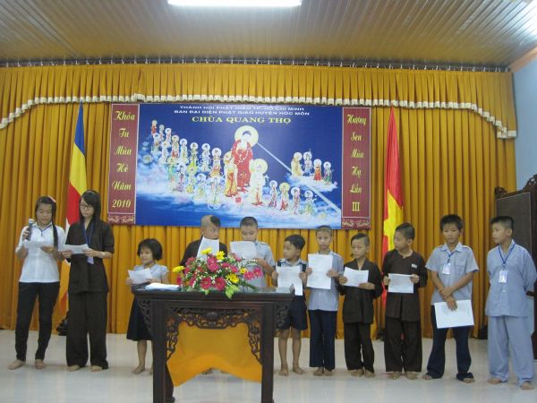 Hương sen mùa hạ hân hoan chuẩn bị giờ khai khóa