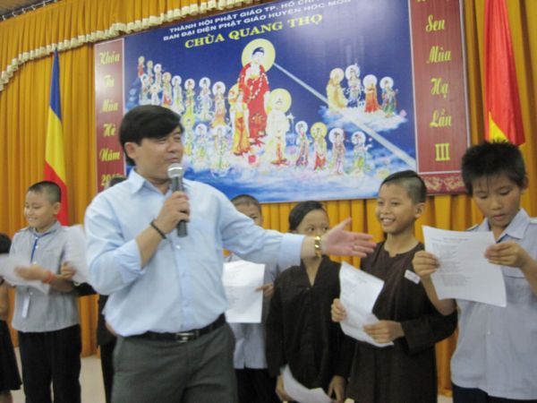 Hương sen mùa hạ hân hoan chuẩn bị giờ khai khóa