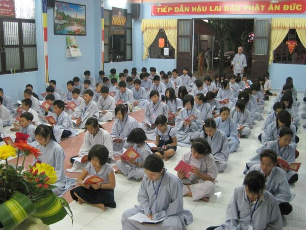 Hương sen mùa hạ hân hoan chuẩn bị giờ khai khóa