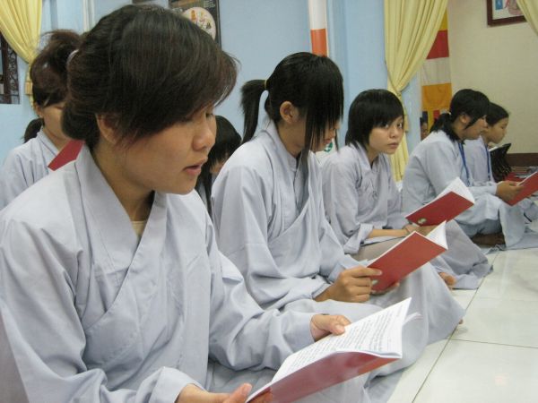 Hương sen mùa hạ hân hoan chuẩn bị giờ khai khóa