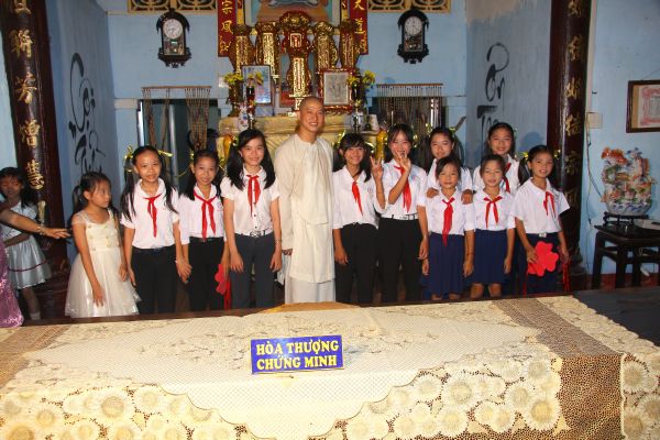 Đồng Tháp: Chùa Quan Âm cùng trẻ thơ vui đón Trung Thu