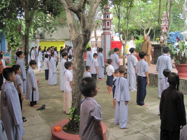 Chùm ảnh sinh hoạt khóa tu Hương sen mùa hạ