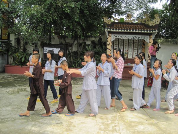 Chùm ảnh sinh hoạt khóa tu Hương sen mùa hạ