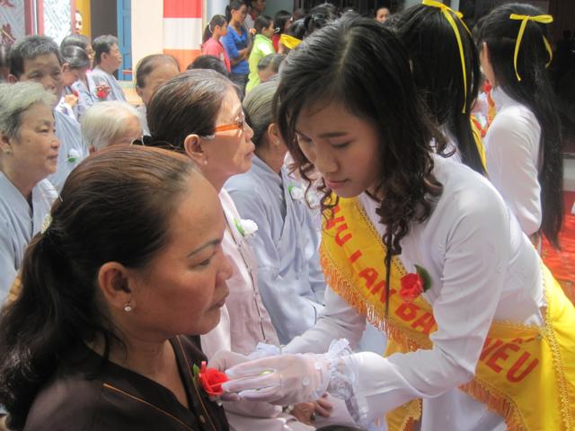 TP. HCM: Hơn 2000 người tham dự đại lễ Vu lan báo hiếu tại chùa Quang Thọ - Hóc Môn