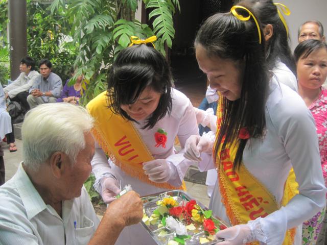 TP. HCM: Hơn 2000 người tham dự đại lễ Vu lan báo hiếu tại chùa Quang Thọ - Hóc Môn