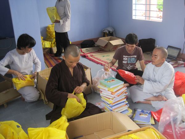 Quảng Nam: Hành trình về nguồn cội, lễ Báo hiếu và tặng quà Trung Thu