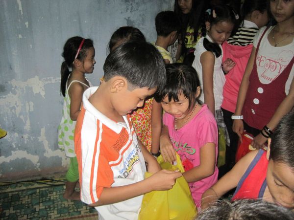 Quảng Nam: Hành trình về nguồn cội, lễ Báo hiếu và tặng quà Trung Thu