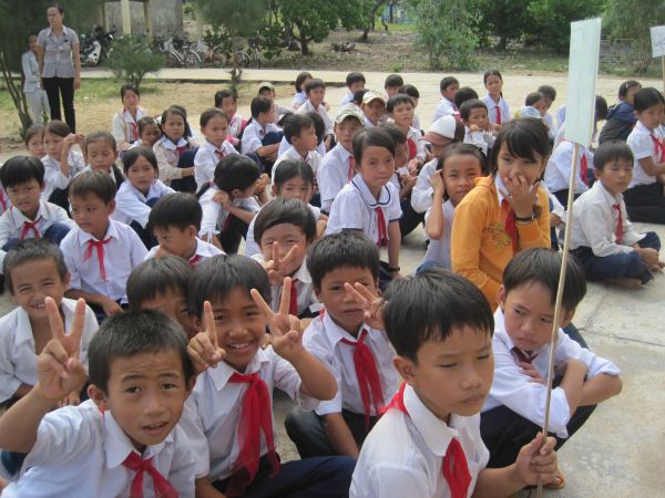 Phát 300 phần quà tại Quảng Nam và sự gặp gở người bạn chung trường ĐĐ. Thích Tâm Mẫn