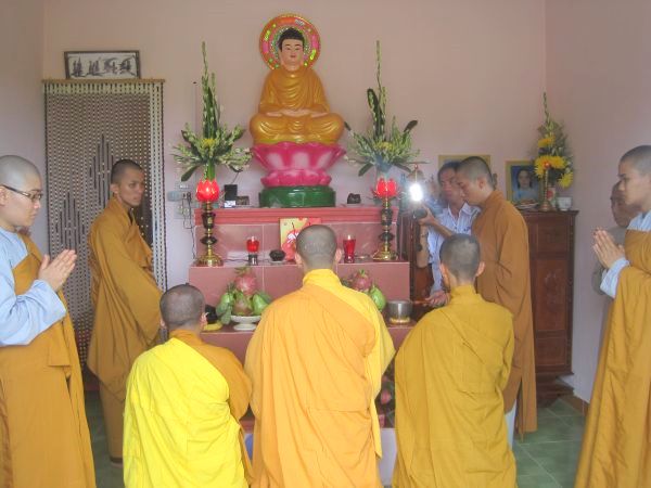 Phát 300 phần quà tại Quảng Nam và sự gặp gở người bạn chung trường ĐĐ. Thích Tâm Mẫn