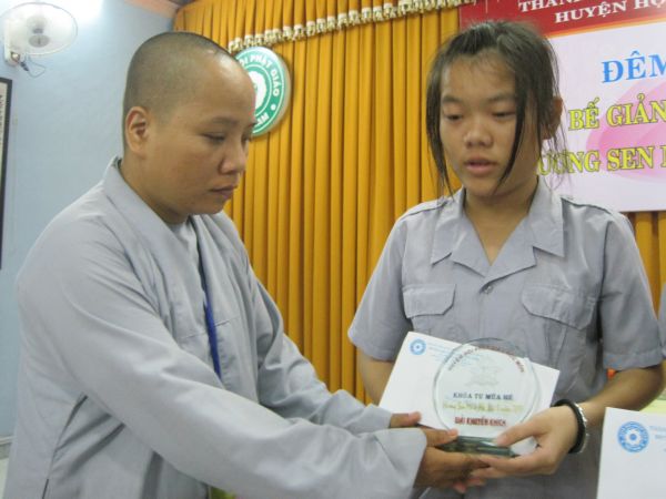 Trọn niềm hiếu đạo