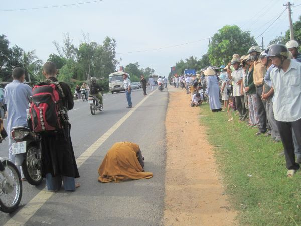Phát 300 phần quà tại Quảng Nam và sự gặp gở người bạn chung trường ĐĐ. Thích Tâm Mẫn
