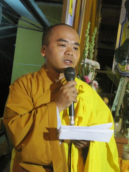 Quảng Ngãi: Huyền diệu đêm đốt nến cầu nguyện và phát 500 phần quà Trung thu