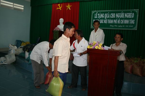 Đạo Phật Ngày Nay làm từ thiện tại Bà Rịa - Vũng Tàu