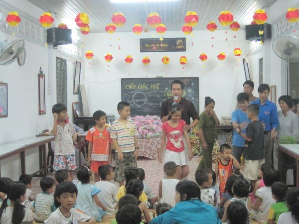 TPHCM: Đêm hội Trăng rằm tại chùa Giác Huệ