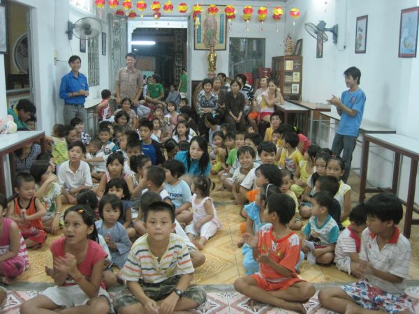 TPHCM: Đêm hội Trăng rằm tại chùa Giác Huệ