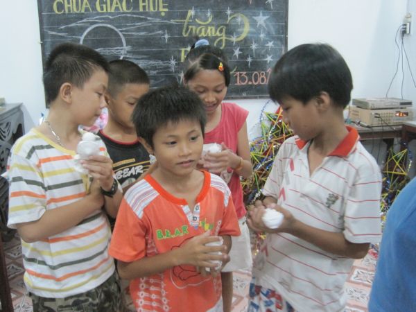 TPHCM: Đêm hội Trăng rằm tại chùa Giác Huệ