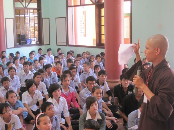 Hương hội hè – ngày đầu vào trại