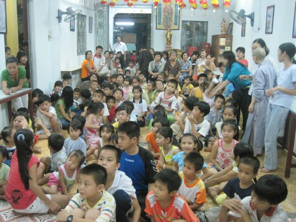 TPHCM: Đêm hội Trăng rằm tại chùa Giác Huệ