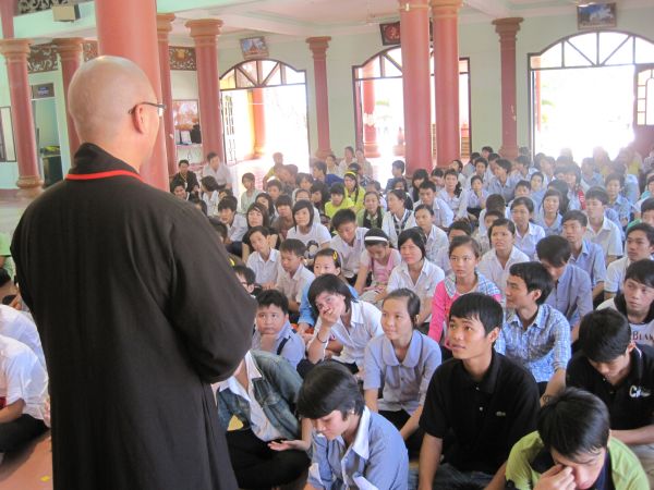 Hương hội hè – ngày đầu vào trại