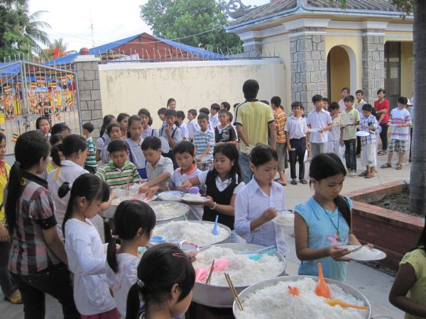 Hương hội hè – ngày đầu vào trại